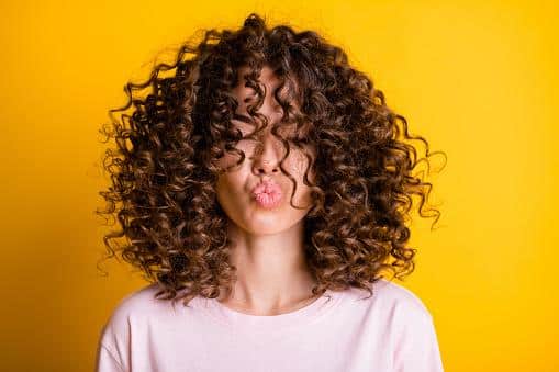 how to detangle curly hair