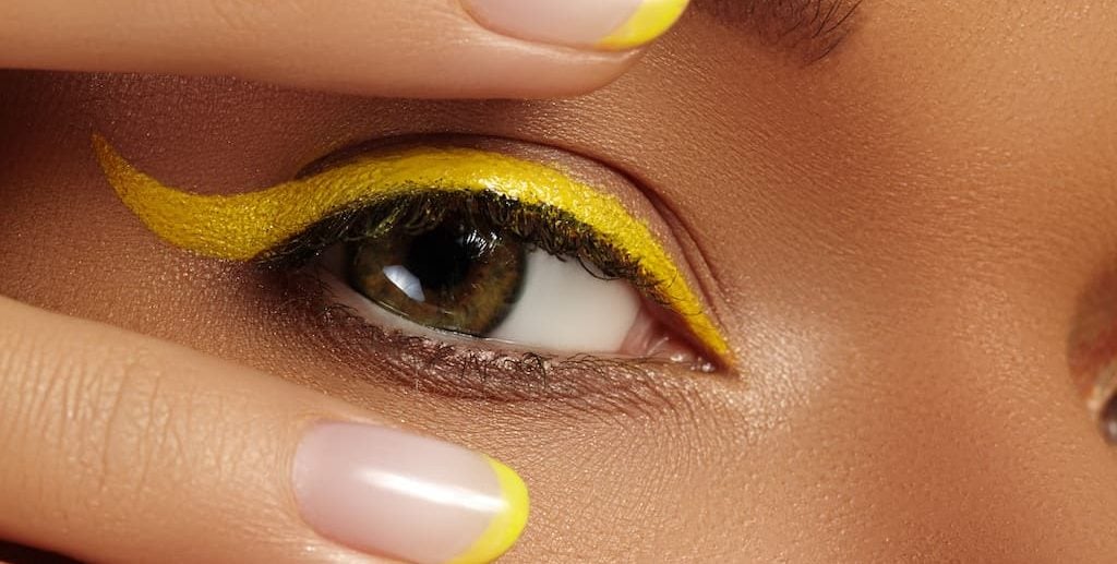 pop of colour eyeliner